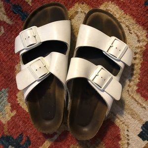 WHITE BIRKENSTOCKS SZ 38